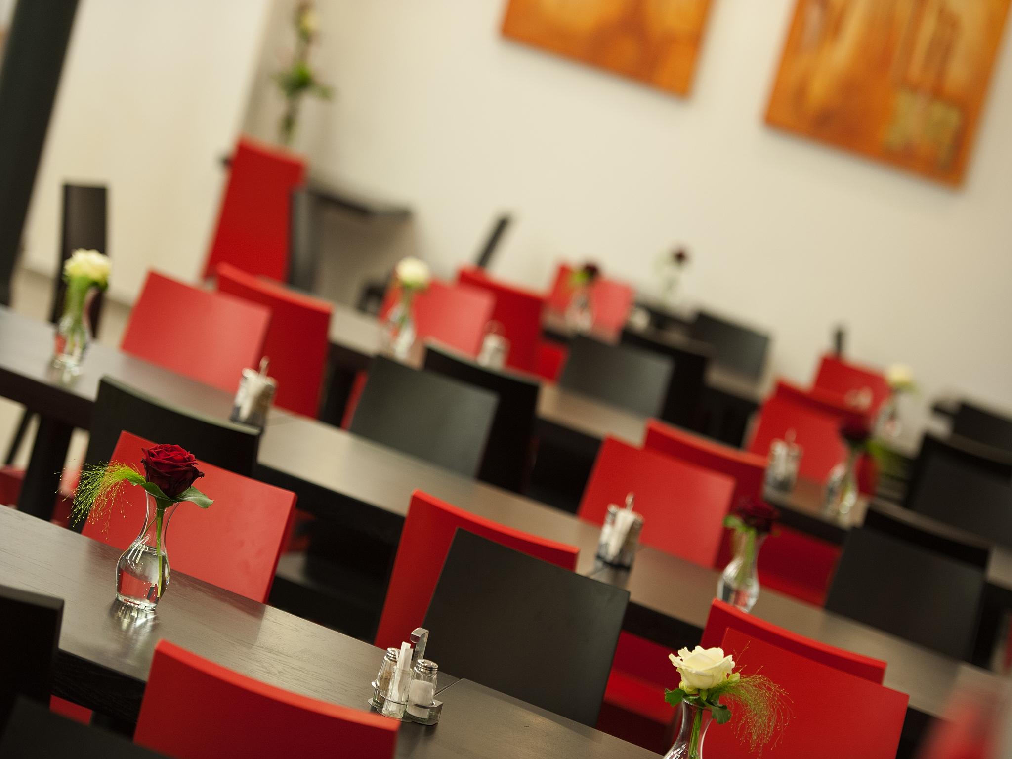 Ea Business Hotel ยีห์ลาวา ภายนอก รูปภาพ